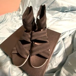 Sorel flat back zip sandals